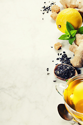 포토 JPG 해외이미지 식재료 사람없음 숟가락 찻잔 설탕 레몬 민트 흰배경 생강 나무숟가락 찻잎 생강차 카피스페이스 해외202004 해외포토 백그라운드 채소 과일 잔 수저 차_음료 공백 흰색 허브 파일형식