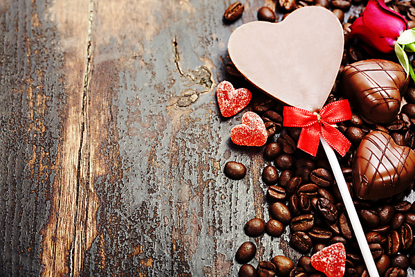 포토 JPG 해외이미지 리본 실내 사람없음 초콜릿 원두 하트 나무바닥 젤리 해외202004 해외포토 모양 커피 디저트 바닥 내부 파일형식