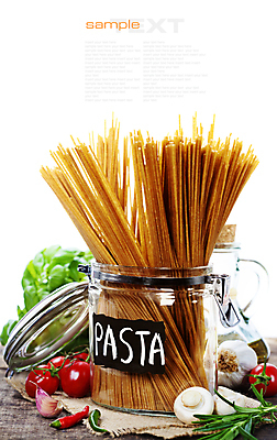 포토 해외이미지 방울토마토 유리병 실내 타이포그라피 사람없음 삼베 흰배경 담기 홍고추 양송이 바질 로즈메리 나무탁자 통마늘 파스타면 카피스페이스 통밀 해외202004 해외포토 문자 백그라운드 토마토 모션 고추 탁자 병_용기 파스타 마늘 내부 버섯 공백 흰색 면류 밀 허브 파일형식 천_직물