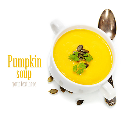 포토 JPG 해외이미지 스튜디오촬영 그릇 실내 사람없음 하이앵글 숟가락 흰배경 단호박수프 호박씨 해외202004 해외포토 식기 뷰포인트 백그라운드 수저 씨앗 내부 흰색 수프 파일형식