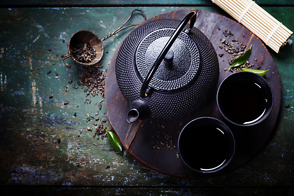 포토 JPG 해외이미지 잎 실내 사람없음 하이앵글 찻잔 다기 찻주전자 찻잎 나무쟁반 초록배경 해외202004 차거름망 해외포토 식물 뷰포인트 백그라운드 주전자 잔 쟁반 내부 목재 초록색 차_음료 다도 파일형식