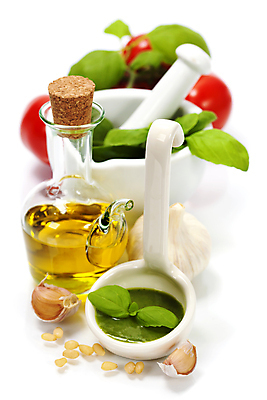 포토 JPG 해외이미지 방울토마토 유리병 마늘 사람없음 올리브오일 국자 흰배경 절구 잣 바질 절굿공이 페스토 해외202004 해외포토 백그라운드 토마토 채소 주방용품 병_용기 견과류 흰색 도구 소스_음식 기름_음식 파일형식
