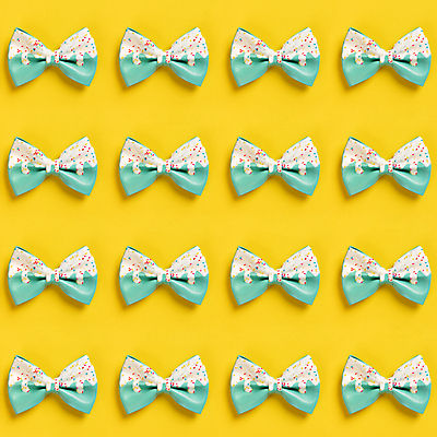 포토 JPG 해외이미지 리본 패턴 실내 사람없음 하이앵글 귀여움 일렬 노란배경 해외202004 해외포토 뷰포인트 백그라운드 컨셉 무늬 내부 노란색 파일형식