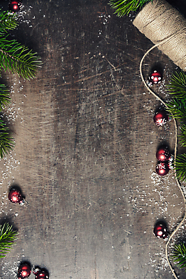 포토 JPG 해외이미지 잎 크리스마스장식 크리스마스 크리스마스용품 실내 사람없음 나무바닥 노끈 오너먼트 카피스페이스 크리스마스배경 해외202004 해외포토 식물 기념일 줄 백그라운드 바닥 내부 공백 용품 파일형식