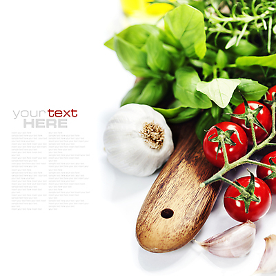 포토 JPG 해외이미지 방울토마토 마늘 사람없음 아웃포커스 흰배경 바질 해외202004 해외포토 백그라운드 토마토 채소 촬영기법 흰색 파일형식