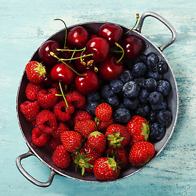 포토 JPG 해외이미지 딸기 사람없음 체리 냄비 담기 블루베리 산딸기 해외202004 해외포토 과일 모션 솥 파일형식