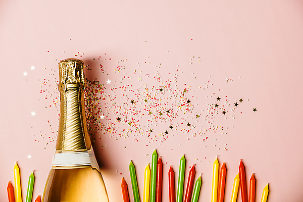 포토 JPG 해외이미지 백그라운드 아이디어 선물 사람없음 유행 와인 샴페인 폭발 파스텔톤 힙스터 카피스페이스 미니멀 해외202004 해외포토 패션 컬러 컨셉 주류 공백 파일형식