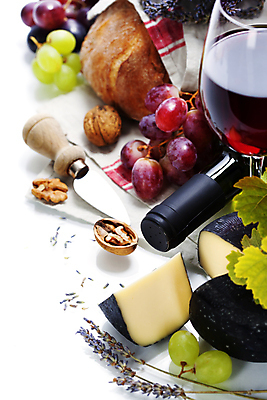 포토 JPG 해외이미지 빵 와인잔 포도 치즈 사람없음 크래커 와인 와인병 흰배경 호두 라벤더 무화과 치즈나이프 포도잎 카피스페이스 해외202004 해외포토 꽃 음식 백그라운드 잎 술잔 과일 병_용기 유제품 주류 쿠키 공백 견과류 흰색 나이프 허브 파일형식