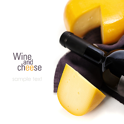 포토 JPG 해외이미지 유제품 실내 타이포그라피 사람없음 와인 와인병 흰배경 고다치즈 카피스페이스 해외202004 해외포토 문자 백그라운드 병_용기 치즈 주류 내부 공백 흰색 파일형식