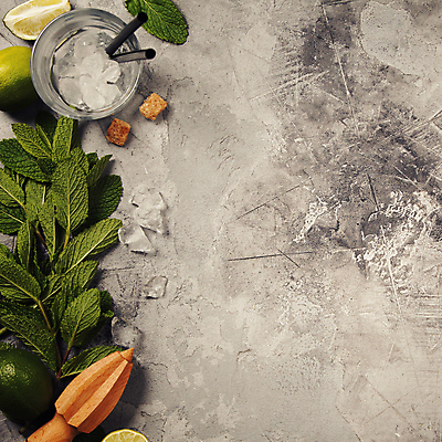 포토 JPG 해외이미지 회색배경 빨대 사람없음 하이앵글 얼음 설탕 민트 칵테일잔 라임 과즙기 모히토 카피스페이스 해외202004 해외포토 자연요소 뷰포인트 백그라운드 술잔 과일 공백 회색 칵테일 허브 파일형식