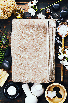 포토 JPG 해외이미지 사람없음 수건 숟가락 스파용품 아로마테라피 스펀지 입욕소금 해외202004 해외포토 수저 위생용품 스파 미용용품 오브젝트 소금 테라피 파일형식