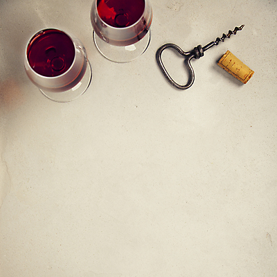 포토 JPG 해외이미지 백그라운드 와인잔 사람없음 와인 와인오프너 해외202004 해외포토 술잔 주류 병따개 파일형식