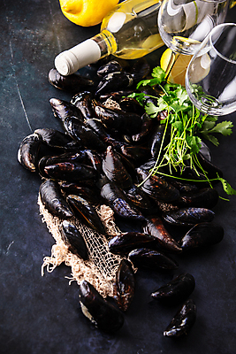 포토 JPG 해외이미지 접시 바다 백그라운드 다이어트 조개 연체동물 파슬리 사람없음 와인 레몬 해산물 날것 홍합 레시피 단백질 생식 식용 해외202004 해외포토 식기 채소 과일 어패류 무척추동물 주류 건강 영양소 파일형식