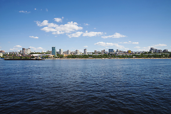 포토 JPG 해외이미지 나무 구름 유럽 여행 건축양식 하늘 거리 주택 풍경 사람없음 건물 여름 강 도시풍경 여행객 도시 센터 심볼 러시아 지역 타운 옛날 해외202004 해외202105 해외포토 자연요소 식물 건축물 계절 건축 나라 사람 파일형식