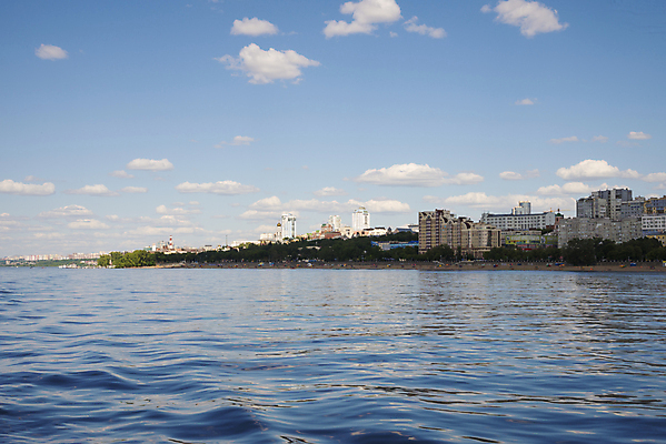 포토 JPG 해외이미지 나무 구름 유럽 여행 건축양식 하늘 거리 주택 풍경 사람없음 건물 여름 강 도시풍경 여행객 도시 센터 심볼 러시아 지역 타운 옛날 해외202004 해외202105 해외포토 자연요소 식물 건축물 계절 건축 나라 사람 파일형식