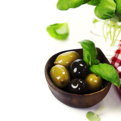 포토 JPG 해외이미지 사람없음 올리브오일 흰배경 올리브 바질 나무그릇 카피스페이스 해외202004 해외포토 그릇 열매 백그라운드 목재 공백 흰색 기름_음식 파일형식