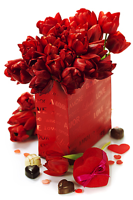 포토 JPG 해외이미지 꽃다발 발렌타인데이 사람없음 쇼핑백 초콜릿 튤립 하트 흰배경 하트상자 해외202004 해외포토 모양 꽃 백그라운드 가방 데이이벤트 디저트 상자 흰색 파일형식