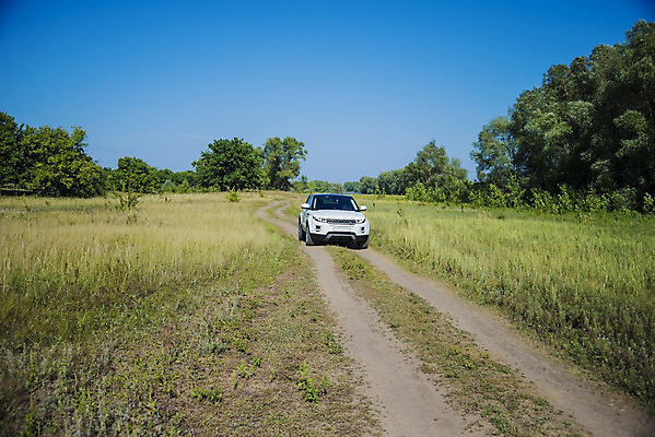 포토 JPG 해외이미지 나무 도로 여행 밭 모션 자동차 자연 하늘 불꽃 영국 서기 풍경 초원 사람없음 여름 태양 힘 운전 자유 흰색 시골 고급 숲 땅 언덕 러시아 엔진 솜씨 오프로드 자동 안락 해외202004 해외202105 해외포토 자연요소 식물 계절 유럽 길 육상교통 컬러 컨셉 농업 교통시설 불 생태계 파일형식