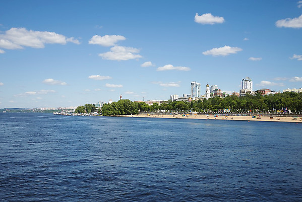 포토 JPG 해외이미지 나무 구름 유럽 여행 건축양식 하늘 거리 주택 풍경 사람없음 건물 여름 강 도시풍경 여행객 도시 센터 심볼 러시아 지역 타운 옛날 해외202004 해외202105 해외포토 자연요소 식물 건축물 계절 건축 나라 사람 파일형식