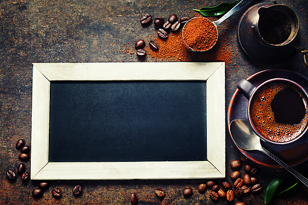 포토 JPG 해외이미지 커피 프레임 실내 사람없음 하이앵글 숟가락 칠판 커피잔 커피포트 컵받침 터키문화 커피가루 카피스페이스 갈색배경 해외202004 튀르키예 해외포토 동양문화 아시아 음료 뷰포인트 외국문화 백그라운드 주전자 잔 수저 내부 갈색 공백 가루 받침대 파일형식