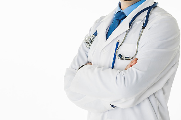 포토 JPG 해외이미지 직업 남자 무기 백그라운드 컨셉 유니폼 신체 청진기 노동자 건강 관리 한명 사람 펜 의사 코트 자신감 교차 카피스페이스 해외202004 해외202105 해외포토 1 옷 감정 의료기기 필기구 공백 외투 의료진 파일형식