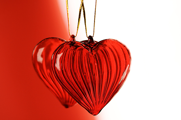 포토 JPG 해외이미지 유리 실내 사랑 근접촬영 사람없음 장식 하트 오브젝트 흰배경 빨간배경 해외202004 해외포토 모양 감정 뷰포인트 백그라운드 재질 내부 빨간색 흰색 파일형식