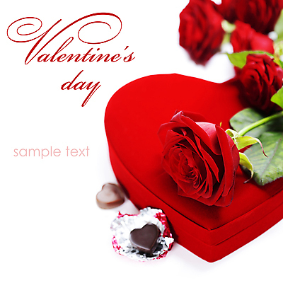 포토 JPG 해외이미지 실내 발렌타인데이 사랑 사람없음 아웃포커스 선물상자 장미 초콜릿 오브젝트 흰배경 하트상자 해외202004 해외포토 꽃 감정 백그라운드 데이이벤트 디저트 촬영기법 선물 내부 상자 흰색 파일형식