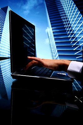 포토 JPG 해외이미지 모델 직업 손 여자 백그라운드 컨셉 회사 비즈니스 건축양식 유리 하늘 성공 열쇠 노동자 건물 금융 경제 파란색 노트북 컴퓨터 사무실 탑 고층빌딩 성장 업무 센터 건축가 큼 만들기 지역 청사진 고립 마케팅 부동산중개인 제국 키패드 한계 해외202004 해외202105 해외포토 건축물 건축 컬러 모션 재질 부동산 사람 빌딩 신체부위 전자제품 작업 크기 중개인 파일형식