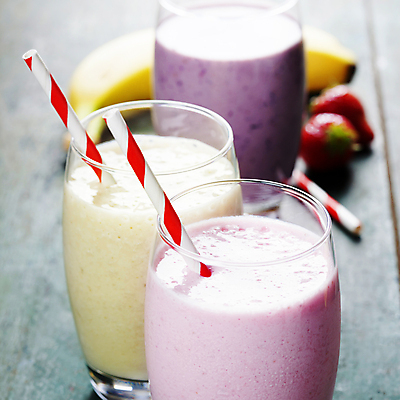 포토 JPG 해외이미지 딸기 잔 바나나 빨대 근접촬영 사람없음 스무디 해외202004 해외포토 식기 음료 뷰포인트 과일 파일형식