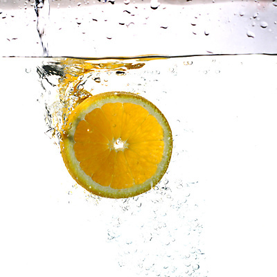 포토 JPG 해외이미지 음료 음식 조각 백그라운드 오렌지 과일 귤 건강 사람없음 물 노란색 주스 추위 소용돌이 껍질 흰색 신선 액체 달콤 맛 떨어짐 아침식사 자르기 먹기 레모네이드 비타민 고립 소다 숙성 해외202004 해외202105 해외포토 자연요소 컬러 컨셉 모션 식사 회오리 에이드 영양소 파일형식