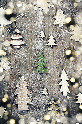 포토 JPG 해외이미지 크리스마스장식 겨울 패턴 실내 사람없음 목재 하이앵글 나무바닥 보케 나무모양 해외202004 해외포토 모양 나무 계절 뷰포인트 크리스마스 무늬 재료 바닥 내부 파일형식