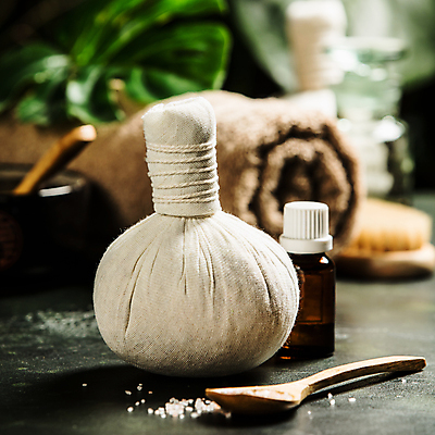 포토 JPG 해외이미지 사람없음 아웃포커스 수건 위생용품 숟가락 스파용품 아로마테라피 해외202004 해외포토 생활용품 촬영기법 수저 스파 오브젝트 테라피 파일형식