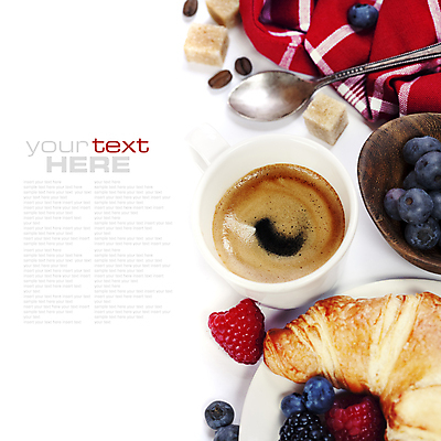 포토 JPG 해외이미지 커피 실내 타이포그라피 사람없음 숟가락 원두 아침식사 커피잔 크루아상 흰배경 블루베리 산딸기 나무그릇 카피스페이스 해외202004 해외포토 문자 그릇 음료 빵 백그라운드 과일 잔 수저 내부 목재 식사 공백 흰색 파일형식