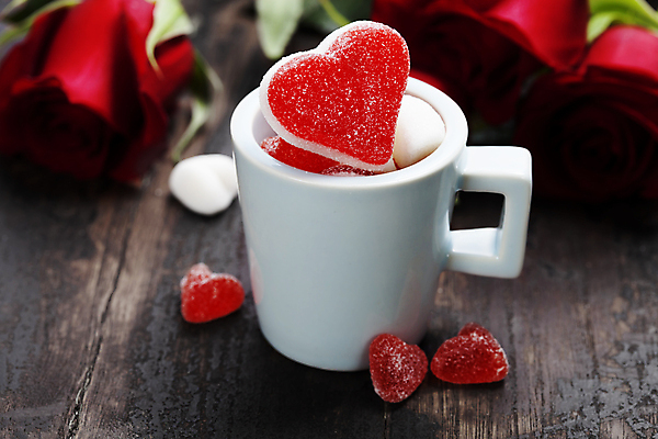 포토 JPG 해외이미지 실내 사랑 사람없음 장미 하트 달콤 오브젝트 담기 나무바닥 젤리 해외202004 해외포토 모양 꽃 감정 모션 디저트 바닥 내부 맛 파일형식