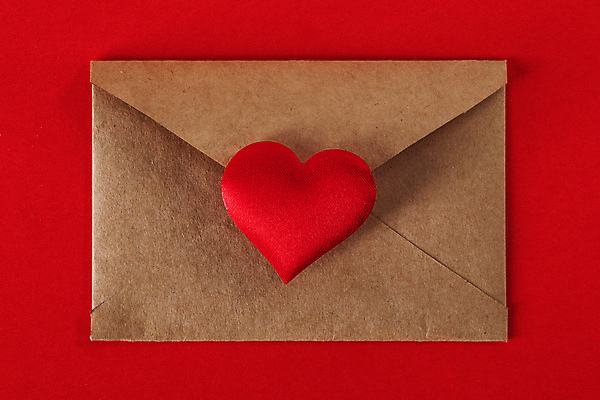 포토 JPG 해외이미지 편지봉투 사랑 사람없음 빨간색 하트 해외202004 해외202105 해외포토 모양 감정 컬러 봉투 편지 파일형식