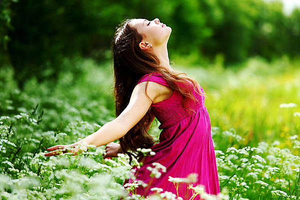 포토 JPG 해외이미지 라이프스타일 응시 드레스 공원 여자 행복 무기 포즈 밭 자연 성공 바람 휴식 창조 사랑 한명 서기 사람 성인 초록색 태양 봄 활발 기쁨 꿈 에너지 자유 신선 표현성 해외202004 해외202105 해외포토 자연요소 1 시선 옷 계절 공공시설 감정 컬러 컨셉 농업 모션 날씨 생활 생태계 파일형식