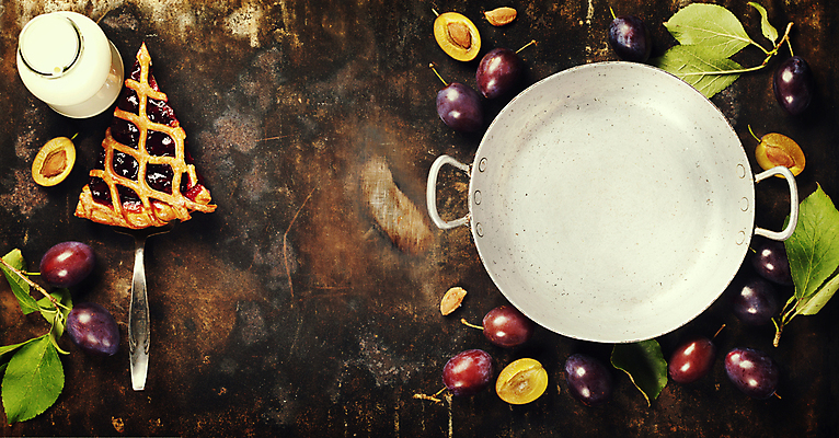 포토 JPG 해외이미지 조각 잎 디저트 실내 사람없음 우유 달콤 냄비 자두 과일파이 해외202004 해외포토 식물 음식 과일 유제품 내부 맛 솥 파이_빵 파일형식