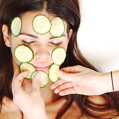 포토 JPG 해외이미지 라이프스타일 손 웰빙 여자 행복 얼굴 신체 자연 휴식 오이 건강 가면 한명 사람 성인 치료 초록색 머리 유행 스파 화목 봄 화장품 신선 피부 테라피 내추럴 고립 돌봄 해외202004 해외202105 해외포토 1 계절 감정 컬러 컨셉 채소 의학 모션 생활 신체부위 뷰티 생태계 파일형식