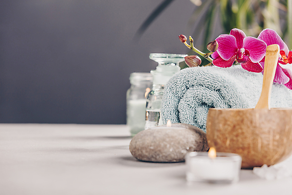 포토 JPG 해외이미지 사람없음 수건 위생용품 숟가락 조약돌 스파용품 아로마테라피 해외202004 해외포토 생활용품 수저 스파 돌_바위 오브젝트 테라피 파일형식