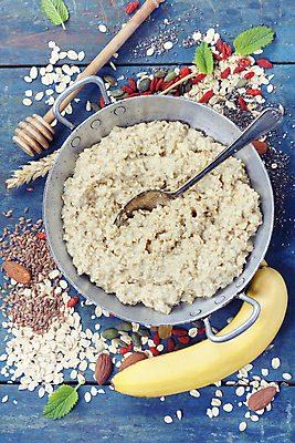 포토 JPG 해외이미지 바나나 실내 사람없음 하이앵글 숟가락 냄비 나무바닥 아몬드 건강식 구기자 오트밀 허니디퍼 슈퍼푸드 귀리 해외202004 해외포토 열매 음식 뷰포인트 과일 곡류 바닥 수저 내부 견과류 도구 솥 건강식품 파일형식