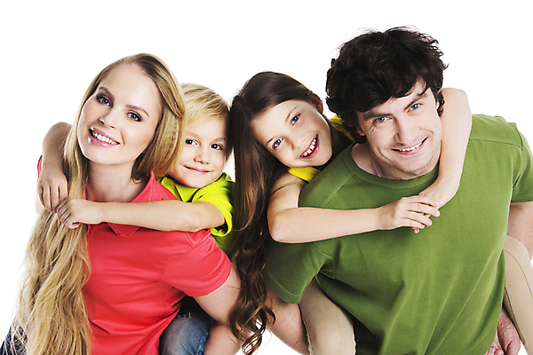 포토 JPG 해외이미지 백인 여자 남자 딸 행복 유럽 아들 어린이 백그라운드 가족 포옹 엄마 사랑 미소 사람 소년 여러명 빨간색 초록색 노란색 흰색 4 아빠 승차 업기 적재 고립 해외202004 해외202105 해외포토 서양인 감정 나라 컬러 다수 관계 안기 모션 표정 숫자 파일형식