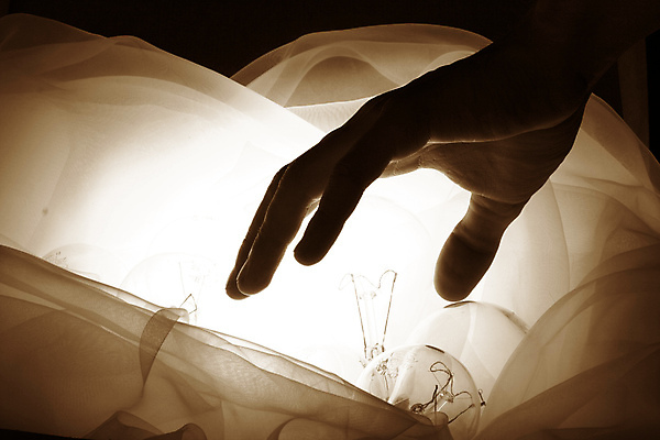 포토 JPG 해외이미지 컨셉 전구 조명 아이디어 실내 창조 사람없음 빛 상자 힘 놀람 에너지 광선 램프 오픈 컨테이너 비밀 즐거움 팩 마법 보물 빛망울 전압 해외202004 해외202105 해외포토 감정 산업 표정 내부 화장품 파일형식