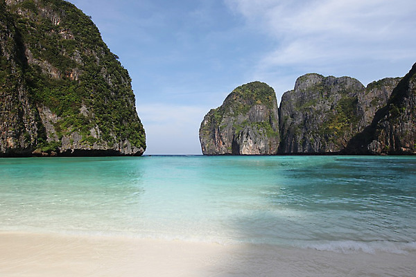 포토 JPG 해외이미지 바다 섬 여행 태국 자연 하늘 휴가 산 풍경 사람없음 초록색 물 여름 파란색 만 마야 석호 터키석 파라다이스 해외202004 해외202105 해외포토 자연요소 계절 아시아 컬러 보석 생태계 마야문명 파일형식