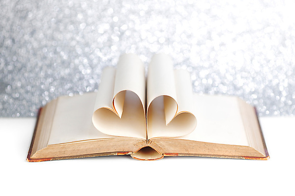 포토 JPG 해외이미지 종이 백그라운드 사랑 사람없음 책 낭만 하트 카피스페이스 해외202004 해외202105 해외포토 모양 감정 컨셉 공백 파일형식