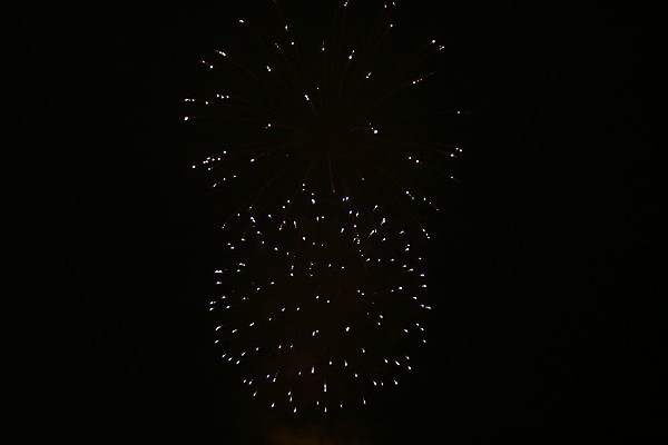 포토 JPG 해외이미지 기념일 별 백그라운드 하늘 추상 휴가 기념 불꽃놀이 미술 이벤트 사람없음 빨간색 빛 컬러풀 파티 검은색 축제 어둠 기쁨 자유 흰색 축하 야간 저녁 폭발 파열 광 해외202004 해외202105 해외포토 자연요소 감정 컬러 컨셉 무늬 놀이 문화예술 파일형식