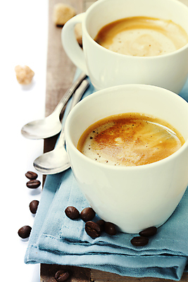 포토 JPG 해외이미지 스튜디오촬영 커피 실내 근접촬영 사람없음 원두 커피잔 티스푼 냅킨 라떼 해외202004 해외포토 음료 뷰포인트 잔 내부 숟가락 파일형식