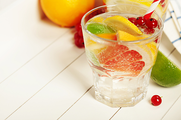 포토 JPG 해외이미지 음료 잔 사람없음 물 자몽 흰배경 라임 디톡스 해외202004 해외포토 자연요소 식기 백그라운드 과일 건강 흰색 파일형식