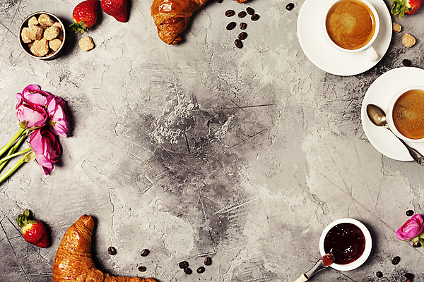 포토 JPG 해외이미지 꽃 커피 회색배경 딸기 디저트 프레임 실내 사람없음 하이앵글 원두 커피잔 티스푼 크루아상 컵받침 과일잼 플랫레이 카피스페이스 해외202004 해외포토 식물 음료 음식 빵 뷰포인트 백그라운드 과일 잔 내부 숟가락 공백 회색 플랫 잼 받침대 파일형식