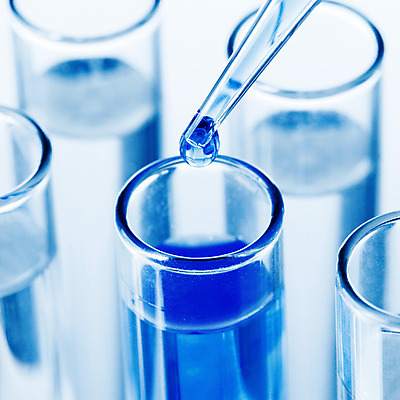 포토 JPG 해외이미지 과학 유리 실험 사람없음 파란색 약 장비 액체 실험실 떨어짐 생명공학 약국 분석 생물학 튜브 조제 피펫 화학물질 해외202004 해외202105 해외포토 교육 컬러 컨셉 의학 재질 실험기구 화학 만들기 파일형식