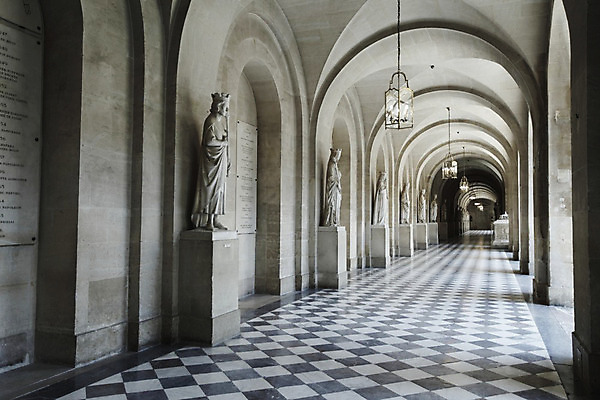 포토 JPG 해외이미지 유럽 벽 건축양식 전등 바닥 사람없음 내부 햇빛 조각상 반사 궁전 프랑스 골동품 기둥 복도 왕 타일 천장 아치 대리석 베르사유 바로크 파리(프랑스) 해외202004 해외202105 해외포토 건축 나라 고건축 재료 조명 태양 조형물 파리_프랑스 파일형식